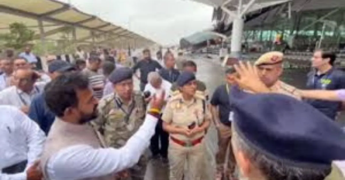 दिल्ली एयरपोर्ट हादसा: बारिश में छत गिरने से एक की मौत, 6 घायल